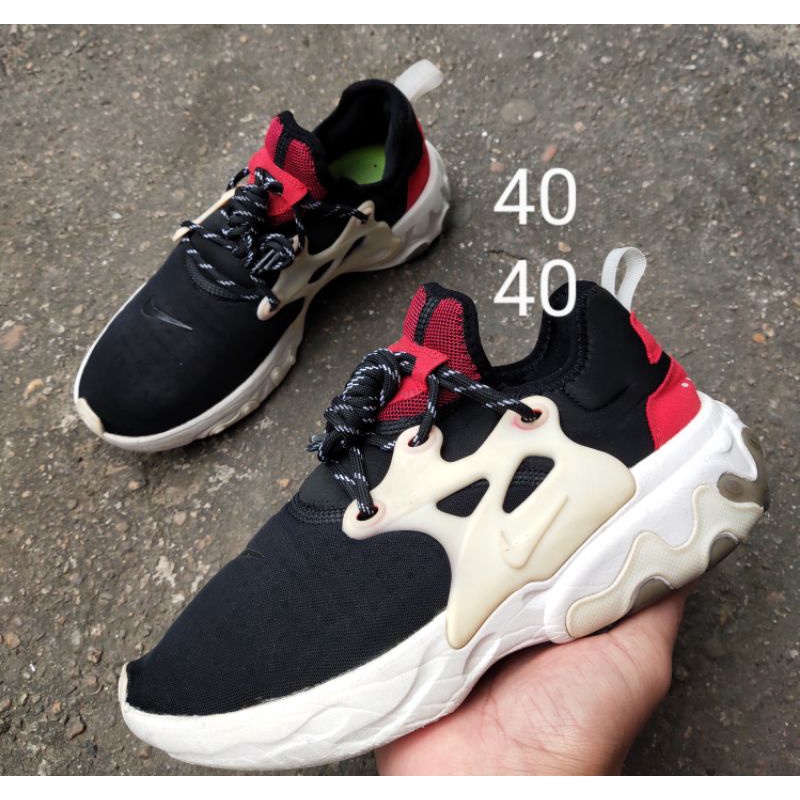 giày thể thao nikeee hàng 2handdddd chuẫn hãng , đi cực êm chân , mẫu running có bộ đế thuộc tốp luôn, đi cực êm size40