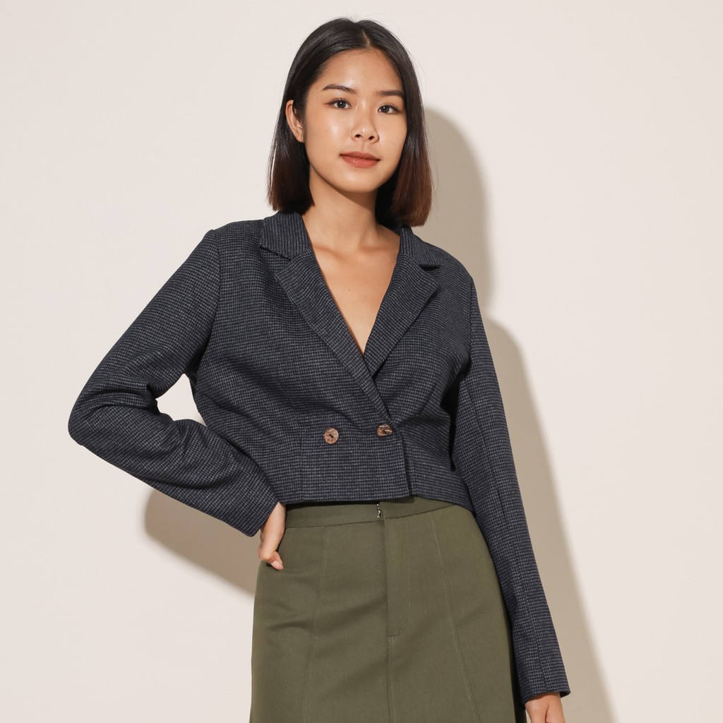 [Mã FAMALLT5 giảm 15% đơn 150k] Áo blazer nữ croptop thời trang GAGO buttons wrap collar crop blazer màu xanh đen GA3116 | BigBuy360 - bigbuy360.vn