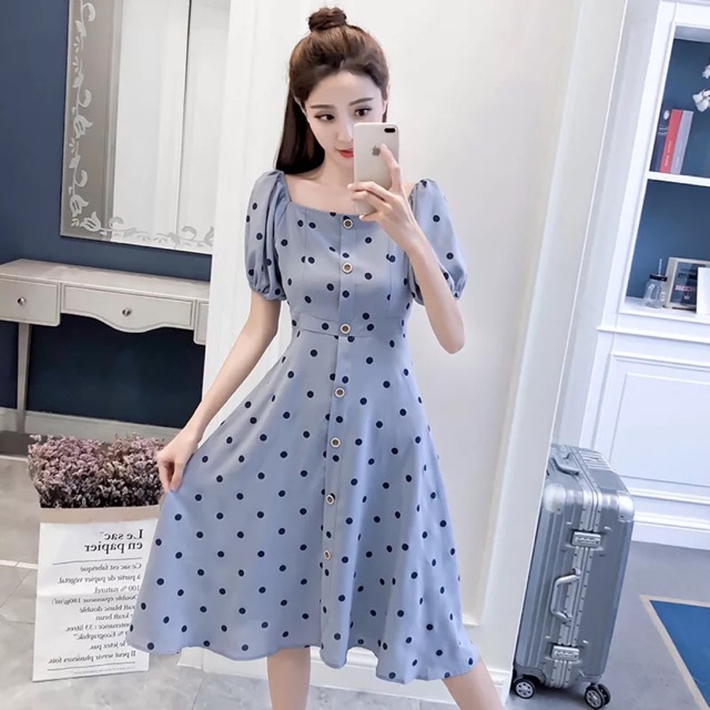 Váy chấm bi xanh trắng