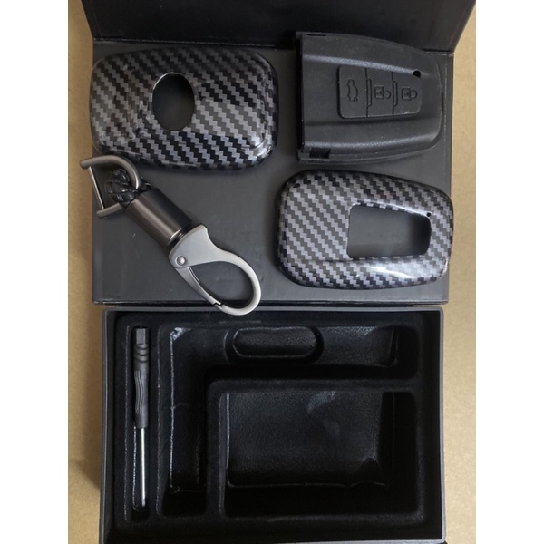 Ốp Corola Cross vỏ khoá Carbon kèm móc toyota phụ kiện xe