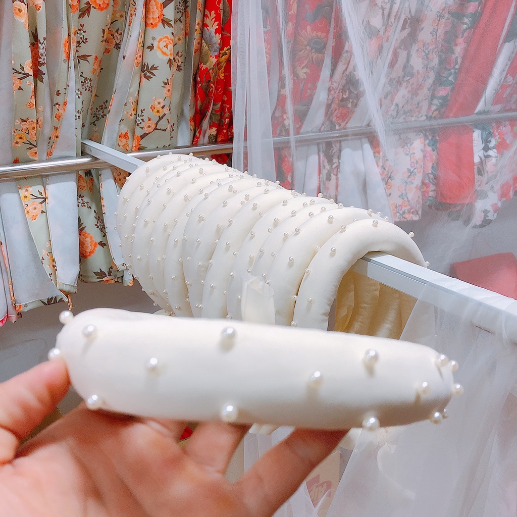 Mấn tròn đội đầu đính hạt trai màu kem siêu xinh