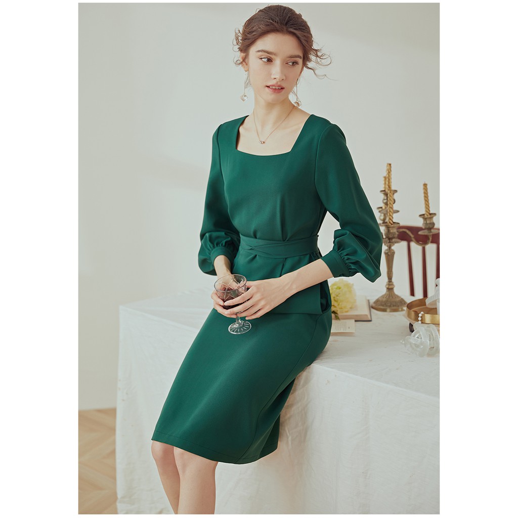 ĐẦM XANH TRƠN CỔ VUÔNG TAY PHỒNG KÈM ĐAI