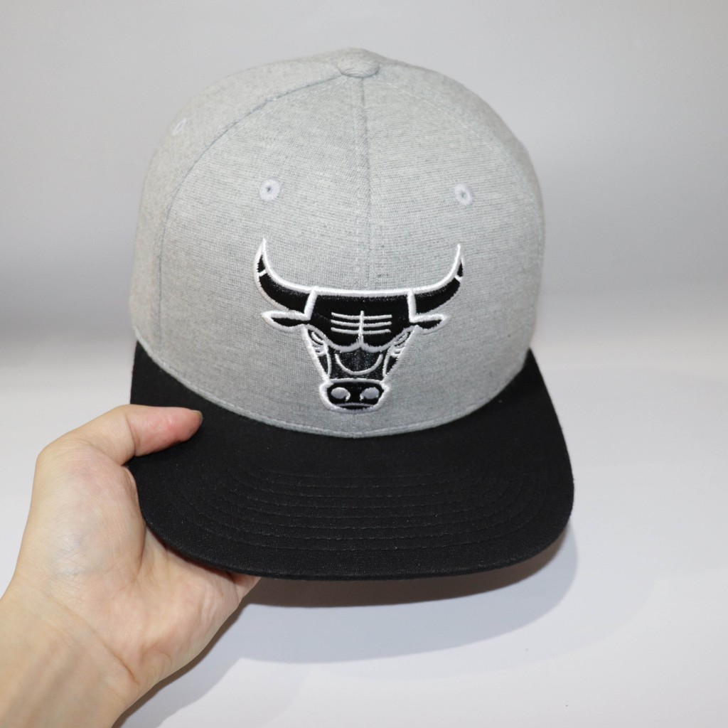 Nón NHS Snapback Bulls Xám Ngầu BULL011.