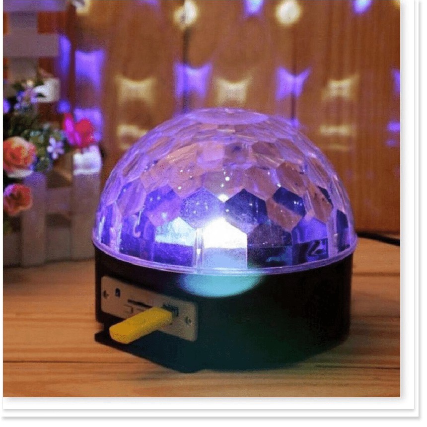 Đèn led quả cầu cảm ứng xoay, pha lê 7 màu nháy theo nhạc cao cấp