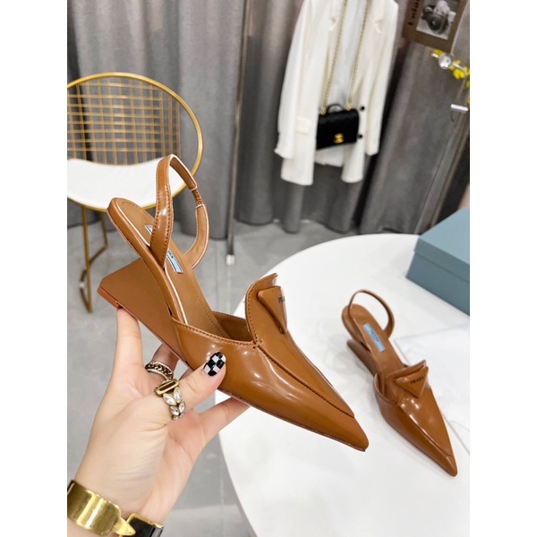 Giày cao gót 6.5cm hở gót mũi nhọn da thật có 5 màu thương hiệu Prada mẫu mới 2022 cao cấp