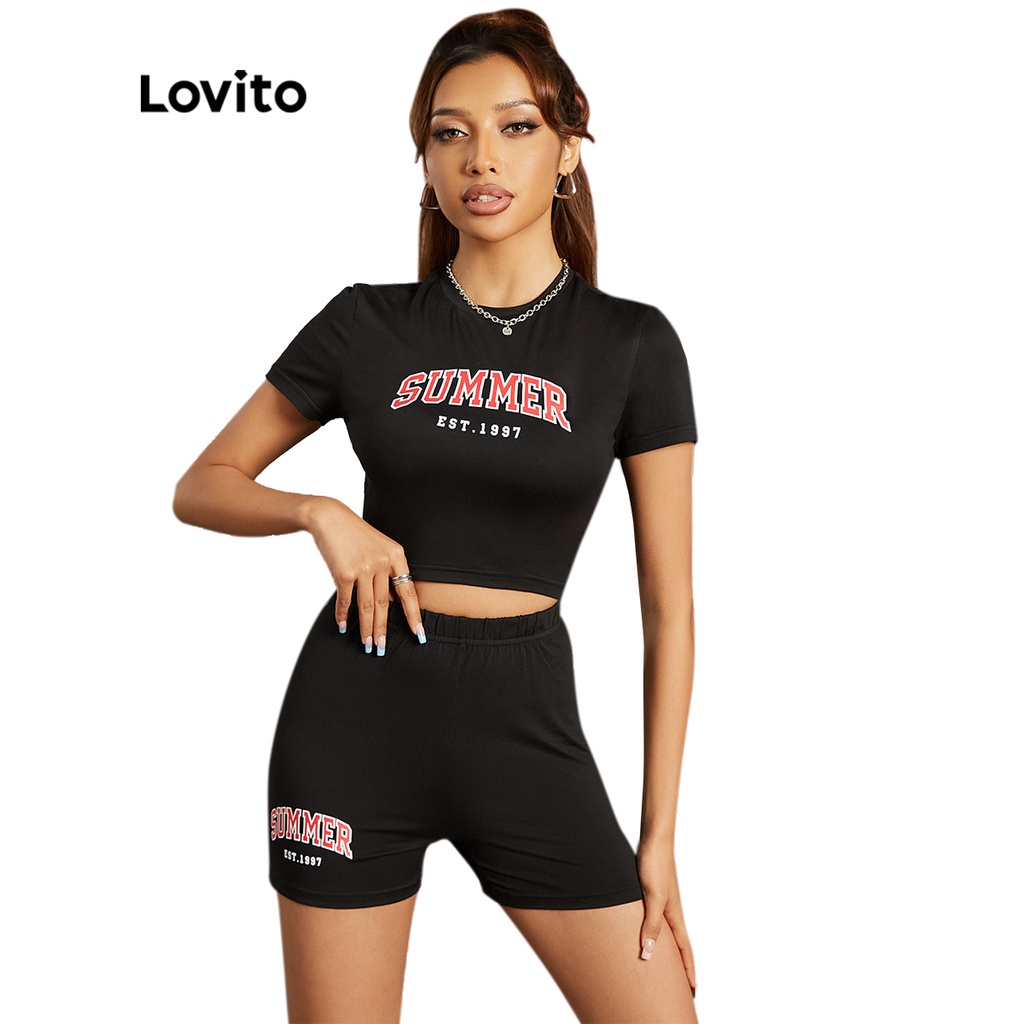 Bộ đồ ngắn Lovito thể thao in họa tiết chữ dáng ôm phong cách vintage L16D257 (Đen)