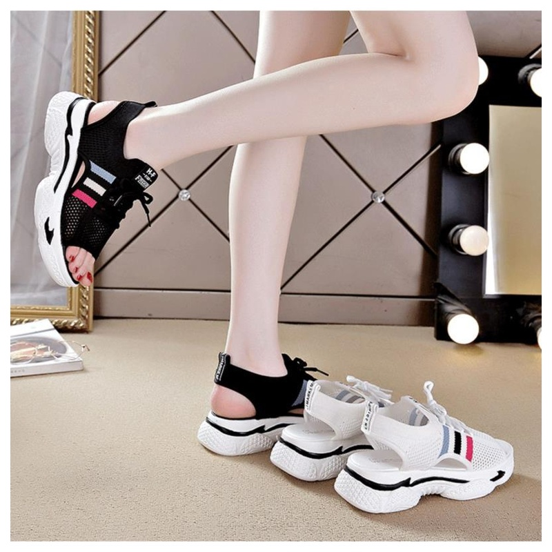 Giày Sandal Thể Thao Đế Dày Rỗng Phong Cách Mùa Hè Dễ Phối Đồ Cho Nữ