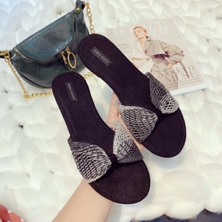 Dép lê bảng lưới