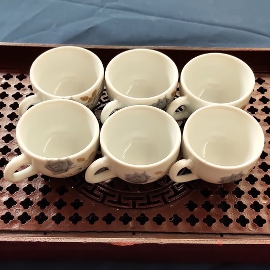 Bộ 6 chén uống trà họa tiết hoa hồng đen có quai