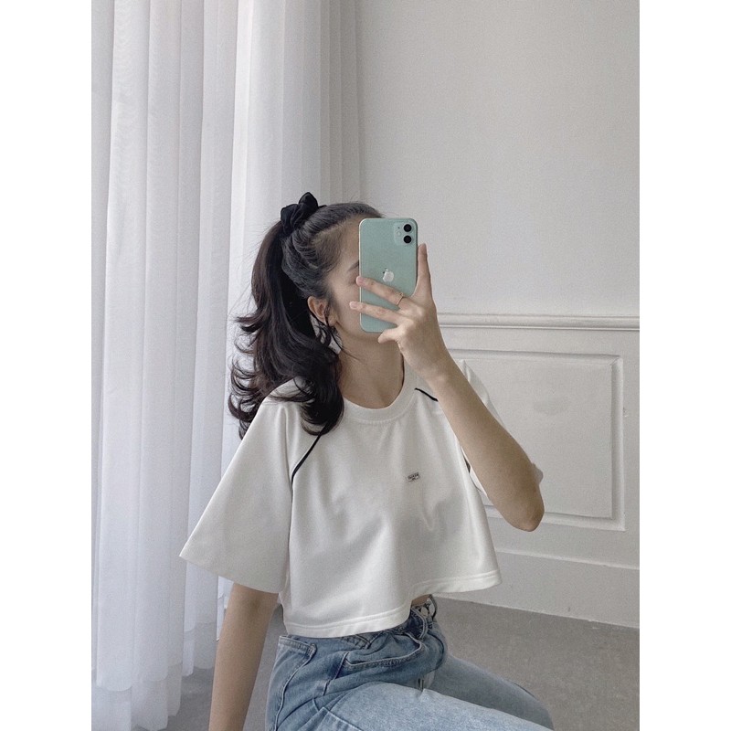 Áo croptop viền replei