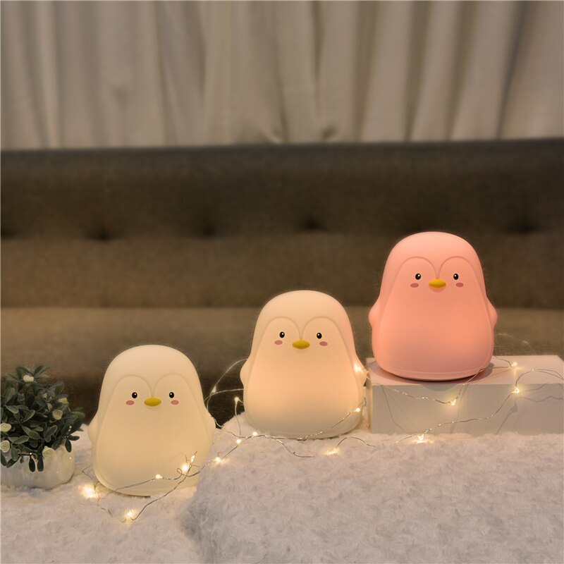 Đèn ngủ cảm ứng 7 màu bằng silicon sạc USB hình chim cánh cụt đáng yêu