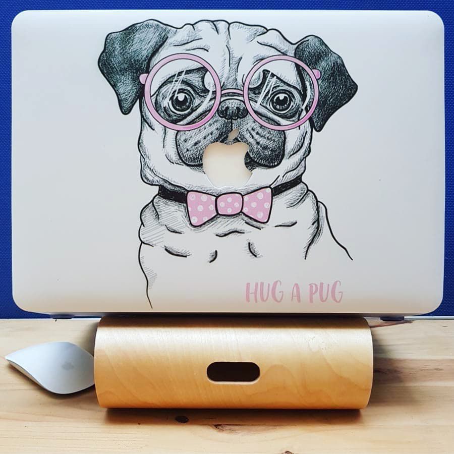 Ốp Macbook Hình Chó Pug (Tặng Miếng Phủ Bàn Phím Và Set Nút Chống Bụi Theo Đời Máy) | BigBuy360 - bigbuy360.vn