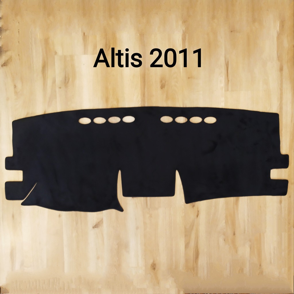 Thảm taplo nhung lông cừu xe Altis 2007 - 2012 màu đen cao cấp đế có chống trượt