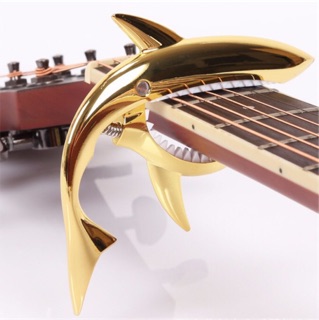 Capo guitar cá mập cao cấp chất lượng