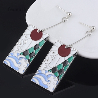Khuyên tai bằng acrylic viền chéo họa tiết anime độc đáo 