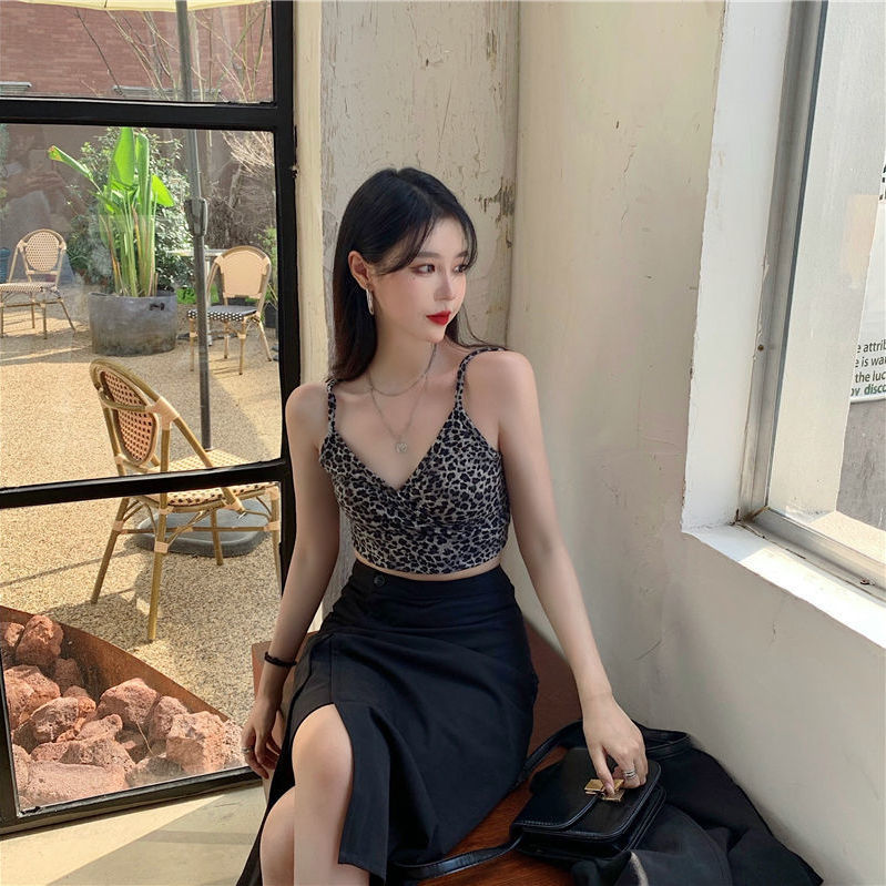  Áo hai dây cổ V phong cách gợi cảm sành điệu cho nữ | BigBuy360 - bigbuy360.vn