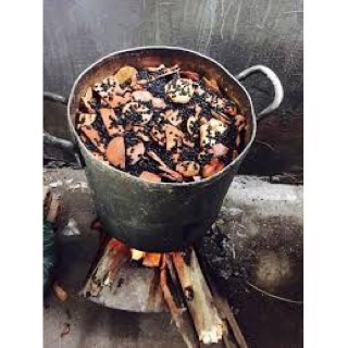 HÀ THỦ Ô ĐỎ CHẾ ĐỖ ĐEN