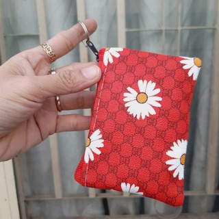 Móc khóa ví cầm tay hoa cúc (7.5×11cm)