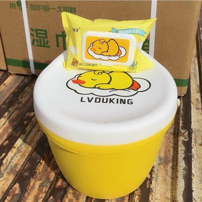 Khăn giấy vịt thùng tròn 🐤🐤 trong 1 thùng có 10 gói khăn giấy ( khăn giấy loại 1 ) thùng dày có thể lót làm ghế ngồi nè.