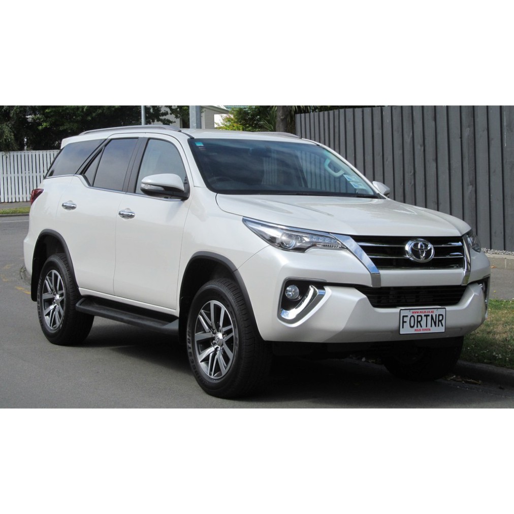 Sản Phẩm Logo chụp mâm, ốp lazang bánh xe ô tô Toyota Fortuner 2017-2020 Mã TY-503 - Chất liệu: Nhựa ABS + Hợp kim nhôm