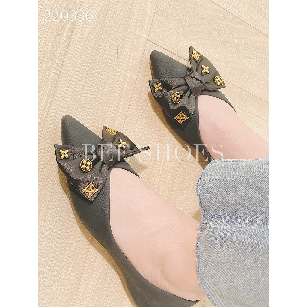 BEESHOES - GIÀY BÚP BÊ NỮ MŨI NHỌN - GIÀY BÚP BÊ NỮ MŨI NHỌN ĐẾ BỆT SẴN MÀU ĐEN - KEM 220336