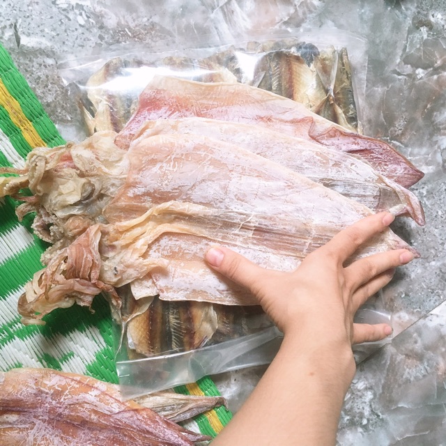 [Mã GROSALE2703 giảm 8% đơn 250K] 500gr mực khô sịn size lớn (10con/kg) | BigBuy360 - bigbuy360.vn