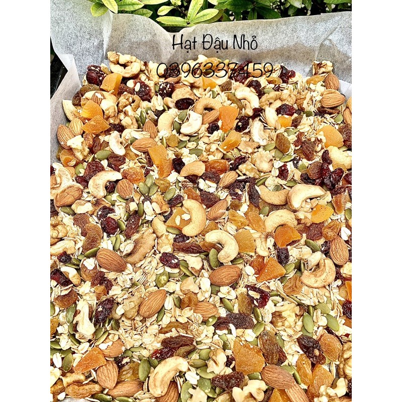 Granola siêu hạt bao gồm 8 loại hạt và hoa quả sấy dẻo 500g | BigBuy360 - bigbuy360.vn