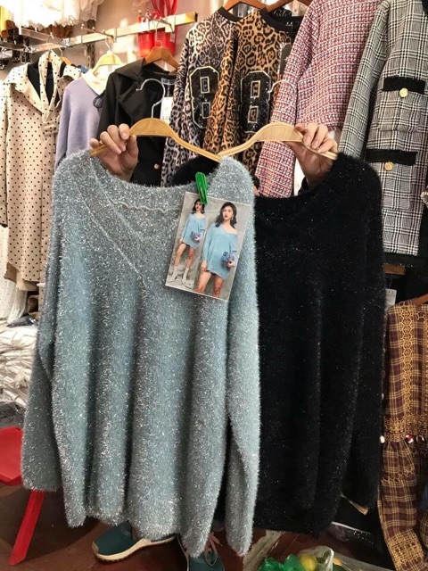 Váy len kim tuyến