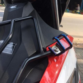 Móc treo đồ titan cho xe máy
