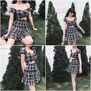 SET ÁO CROP CARO CHÂN VÁY XÒE TẦNG TRẮNG ĐEN SIÊU XINH