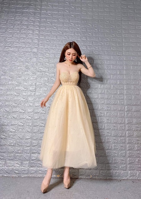 Đầm xoè kết cườm tia