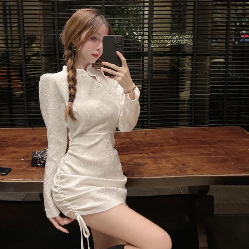Đầm tay dài thiết kế ôm sát tôn dáng