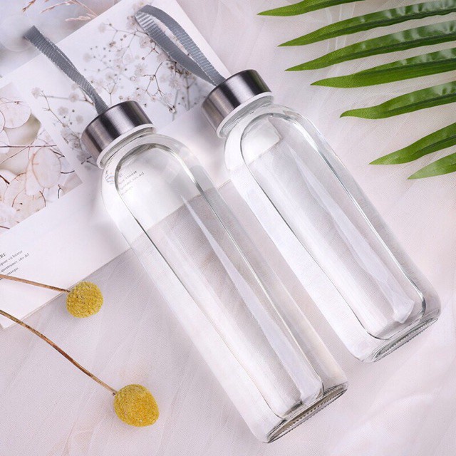 Chai thủy tinh 500ml nắp bạc có dây xách 00409