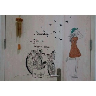 decal dán tường cô gái