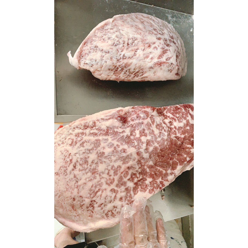 Gù bò Úc. 305.000/kg.  Quy cách cắt 2-2,5cm làm beefsteak hoặc thái mỏng 2mm nhúng lẩu   Xào. Nhúng dấm