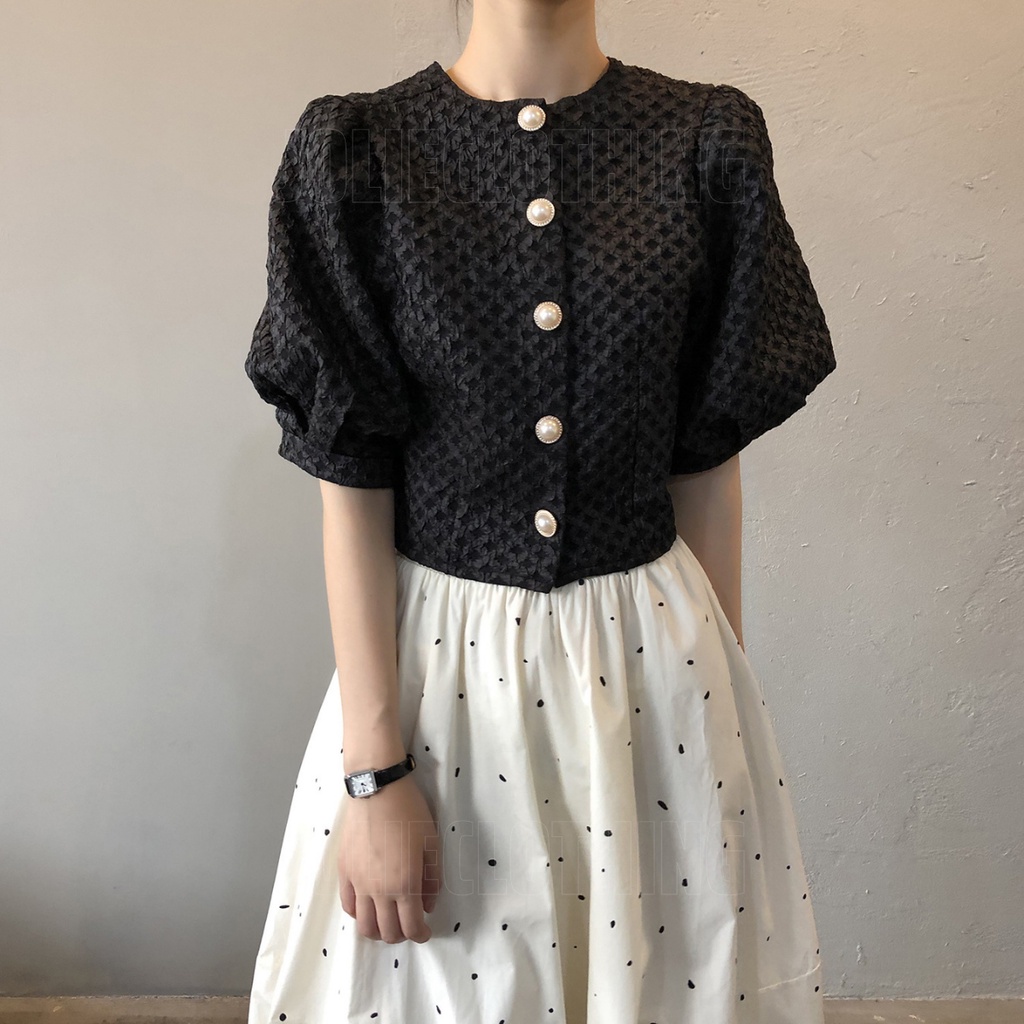 Áo kiểu tay ngắn dáng lửng, áo croptop tay bồng đính khuy tròn sang trọng, áo sơ mi nữ ngắn tay chất vải xốp sang trọng