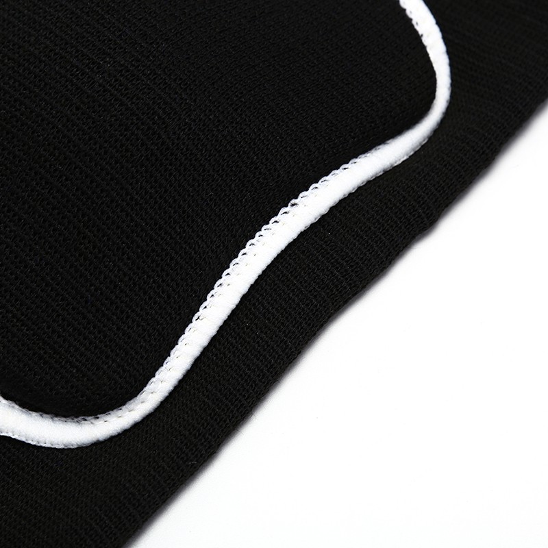 Miếng đệm bảo vệ đầu gối dùng khi chơi bóng rổ