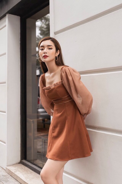 Đầm cổ vuông tay voan | BigBuy360 - bigbuy360.vn