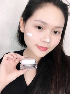 [Flash sale] Kem dưỡng trắng da cúc la mã