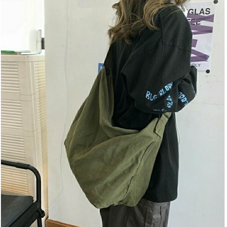 Túi đeo chéo dáng tay nải big size vải canvas dày dặn năng động dễ phối đồ | BigBuy360 - bigbuy360.vn