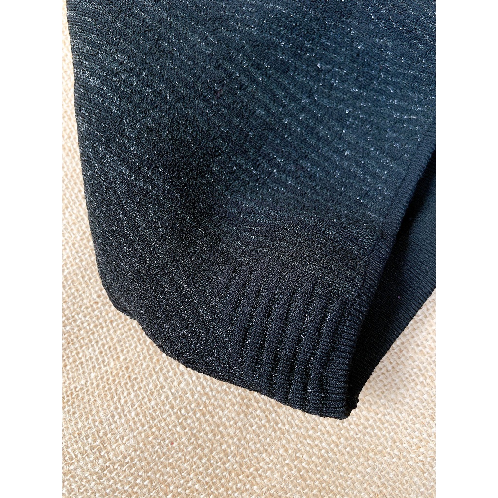 Váy len form body, khoét lưng, hiệu H&M