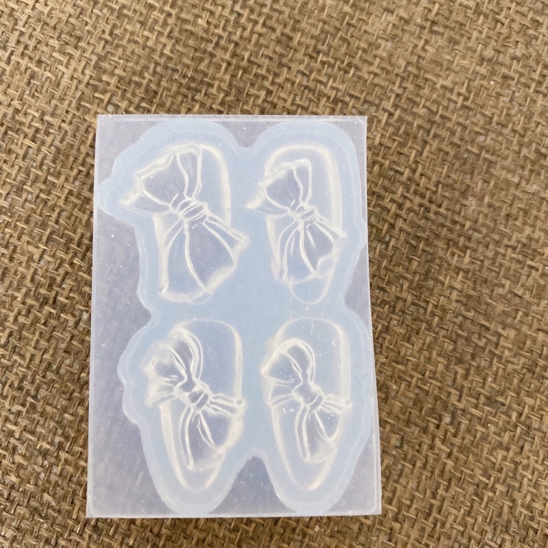 Khuôn nơ làm charm nails resin UV