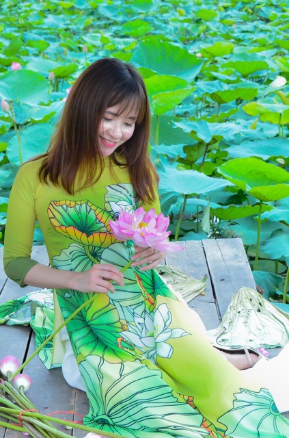 ÁO DÀI TRUYỀN THÔNG MÀU XANH LÁ MÁT MẮT-ẢNH THẬT 100%
