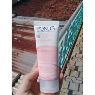 Sữa Rửa Mặt Pond's Đất Sét Khoáng Sạch Sâu & Sáng Da 40g