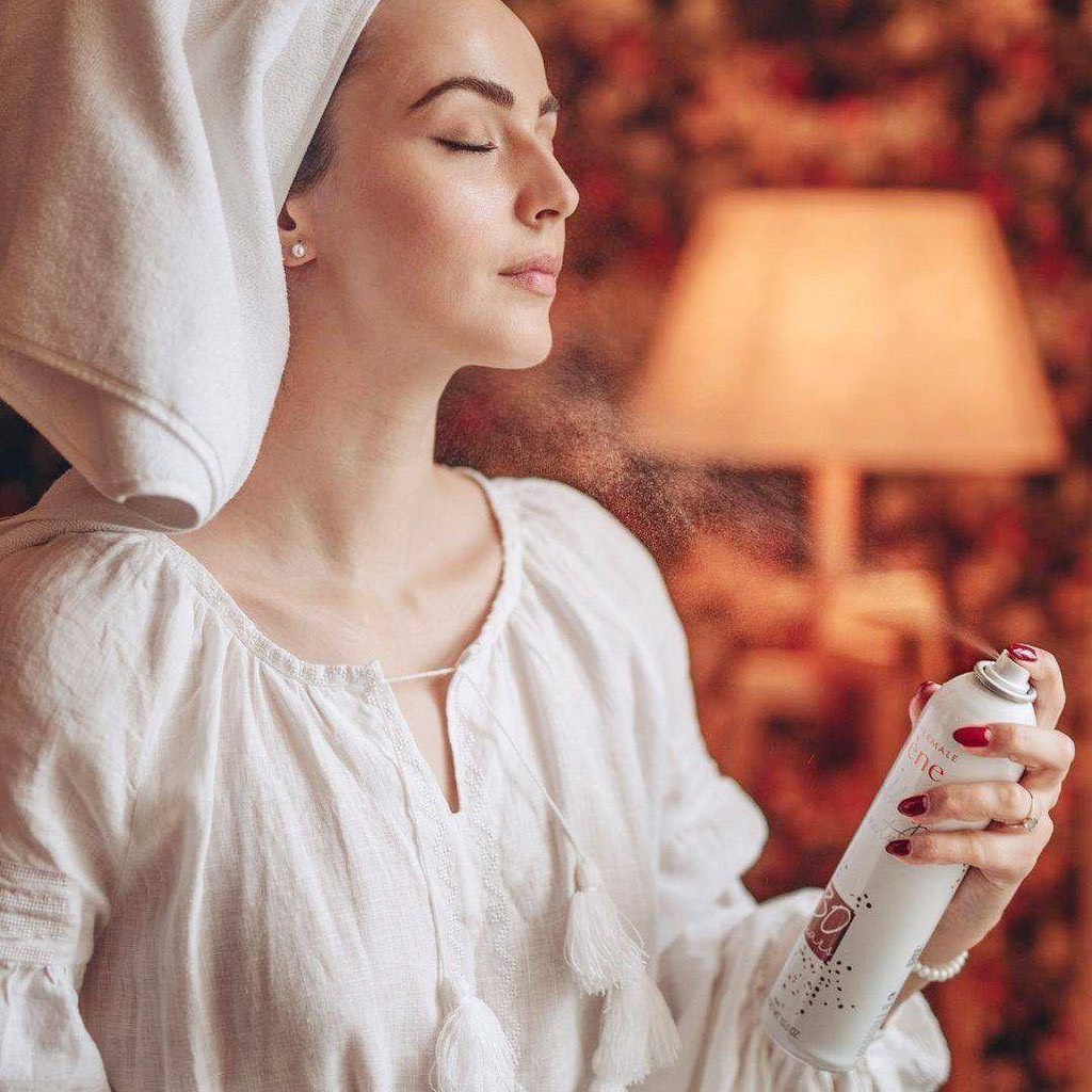 Xịt khoáng Avene làm dịu và cân bằng độ ẩm cho da