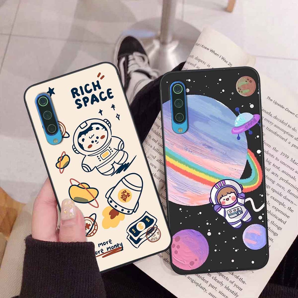 Ốp Xiaomi Mi 9 SE in hình vũ trụ, phi hành gia bầu trời cute dễ thương