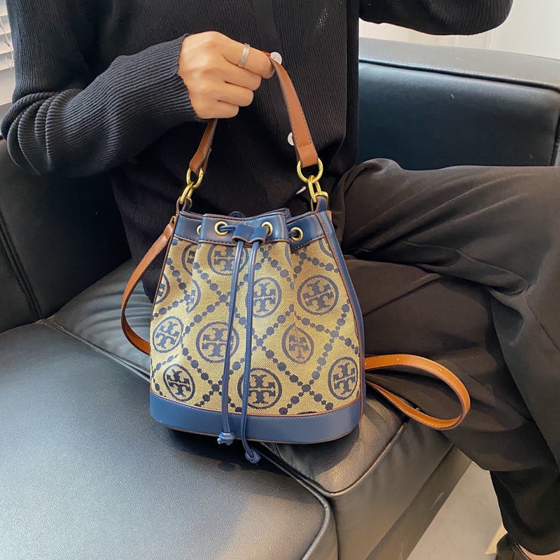 Túi xô đeo chéo thiết kế dây rút phong cách vintage thời trang