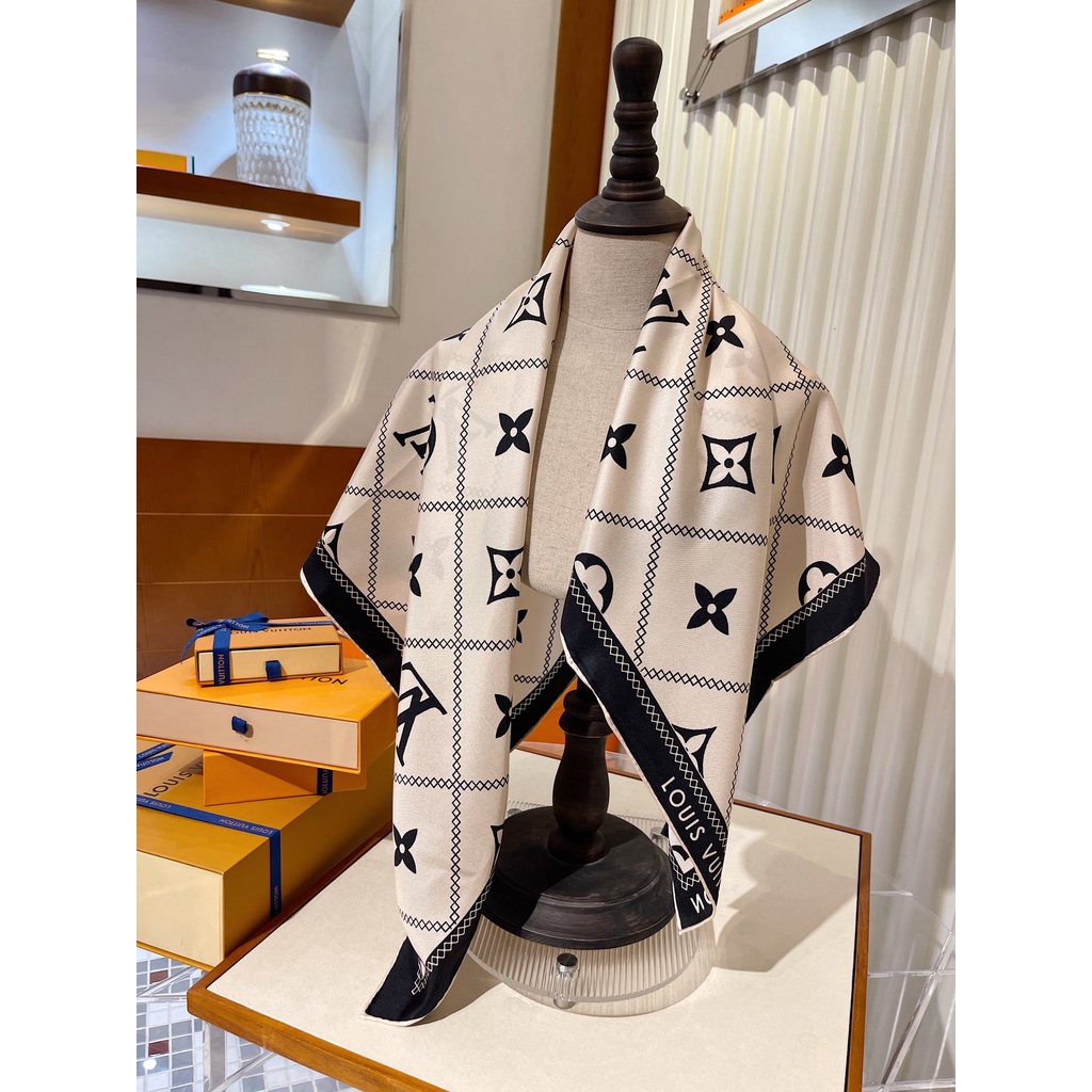 Khăn Choàng Cổ Lụa Hình Vuông Màu Đen Thời Trang Cho Nữ