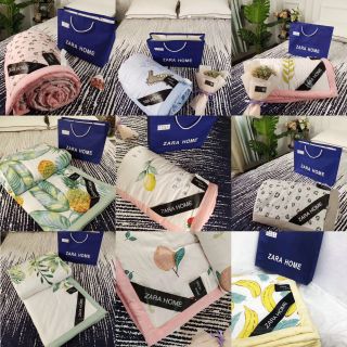 2 chăn zara home( 1 dương xỉ, 1 hình dứa)