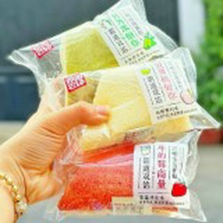 1KG BÁNH BÔNG LAN GATO TAM GIÁC VỊ MATCHA + DÂU + ĐÀO